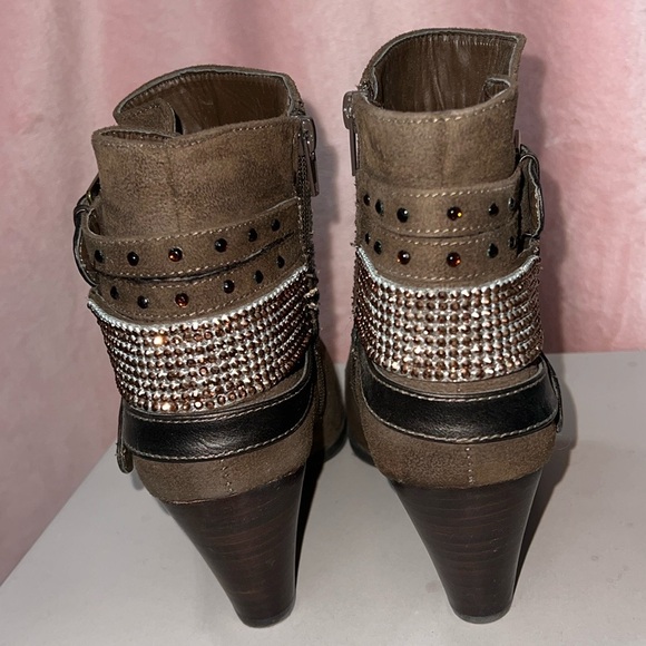 YELLOWBOX MULTI STRAP BOOTIES - Picture 4 of 6